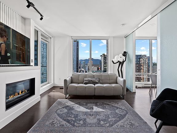 4th image of 565 Smithe St #2504