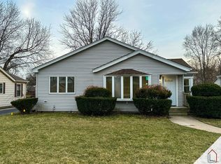 121 Queens Ln, Thornton, IL 60476