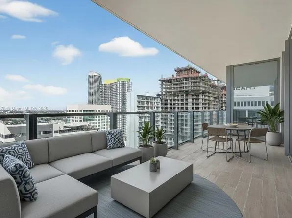 88 SW 7th St APT 2402, Miami, FL 33130