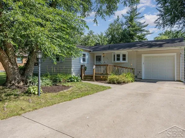 4010 Cambridge St, Midland, MI 48642