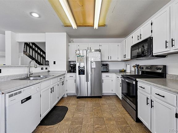 3rd image of 5925 E 124th Way