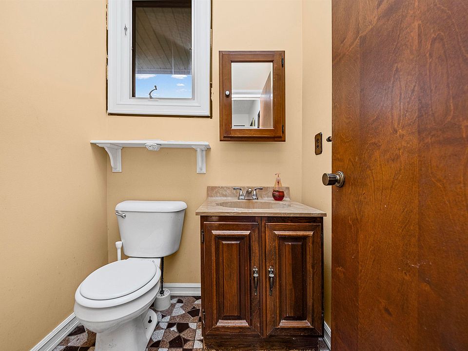 238 Parkwood Dr, photo 21