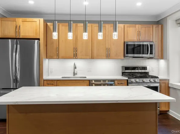 1133 Midland Avenue #3D, Bronxville, NY 10708