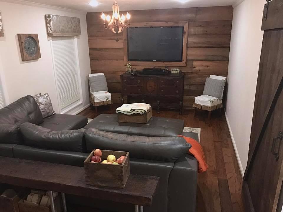 2nd image of 924 Forrest Dr S