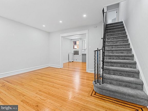 3rd image of 315 Fern St