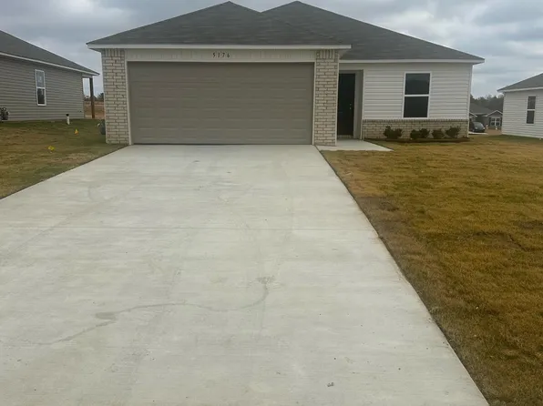 5176 Red Fox Trl, Bauxite, AR 72011