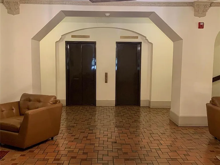 310 Riverside Blvd #2K — Photo 16