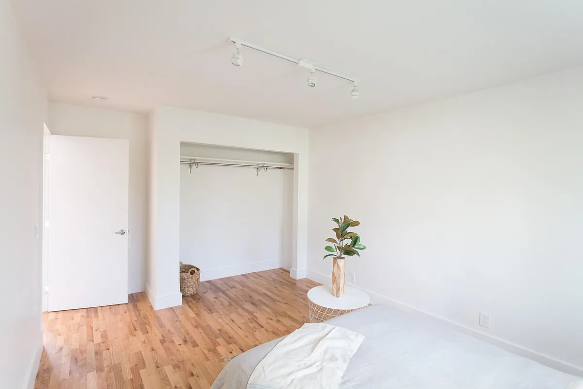 Building Photo - 2555 Cincinnati St #2555