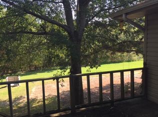 422 Mapleview Rd, West Point, MS 39773