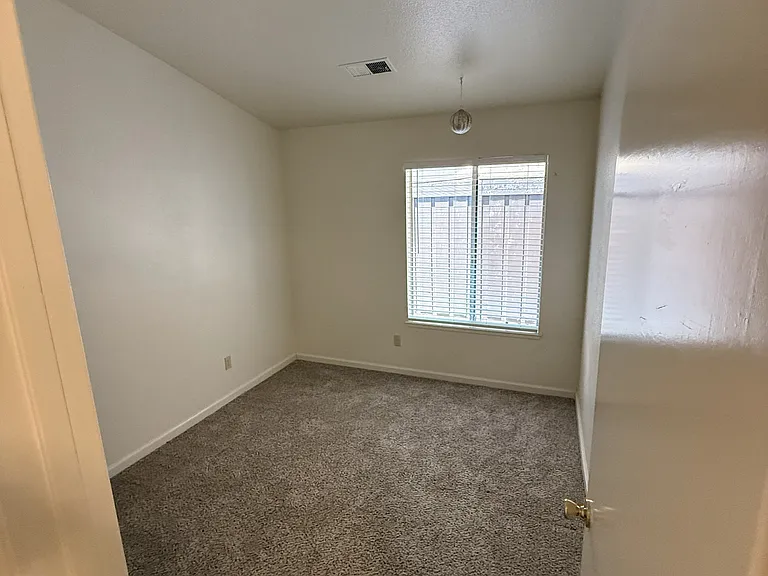 3821 Monteview Dr — Photo 12