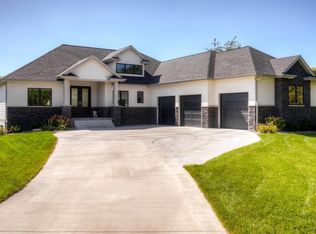 3670 Bella Cir, Ames, IA 50014