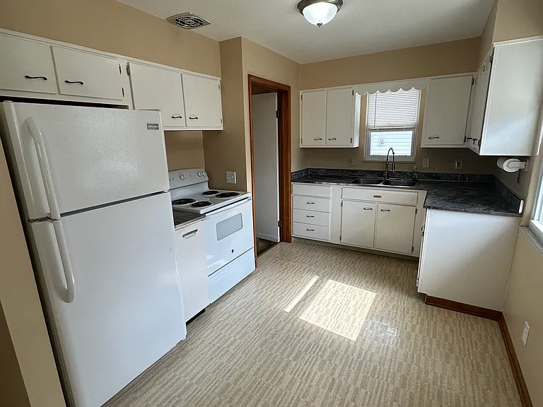 2593 Spaatz Ave — Photo 3