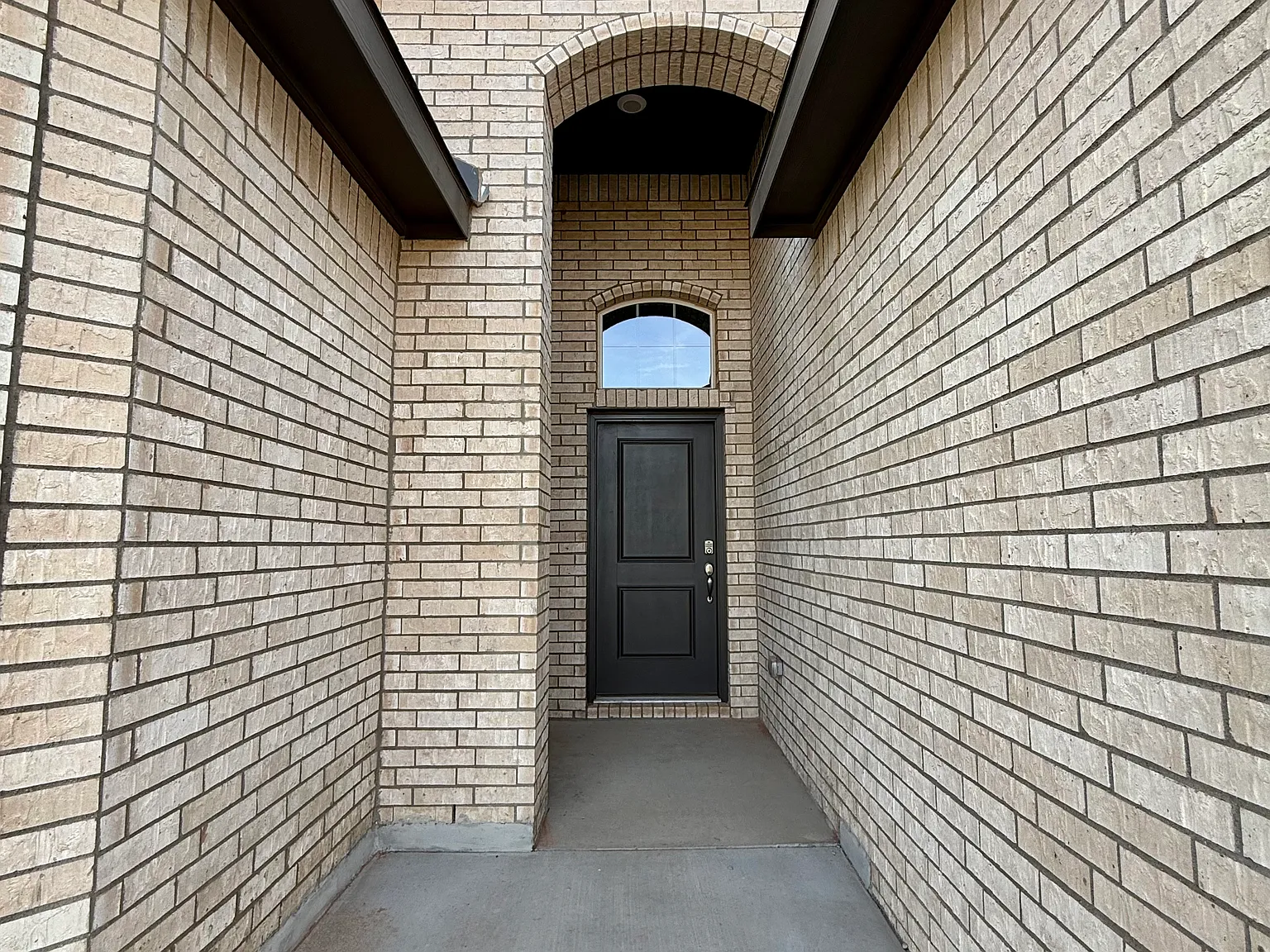 4 bed, 1780 sqft, $3,200 — Photo 4