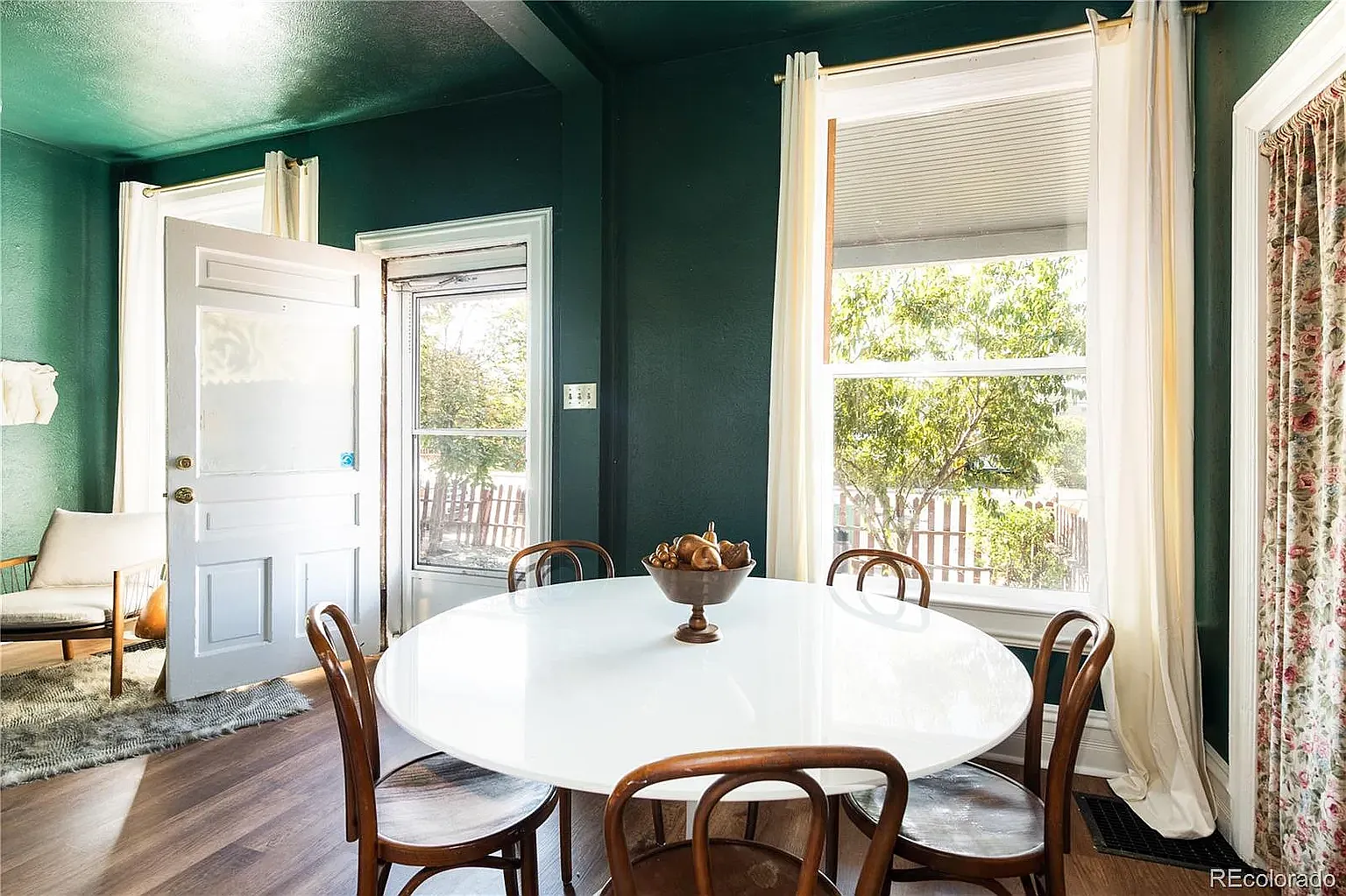 3 bed, 2.5 bath, 2384 sqft, $2,700 — Photo 3