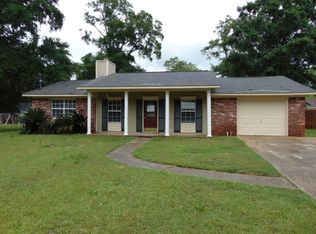 908 Agutha Dr, Dothan, AL 36301