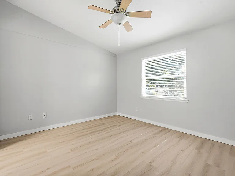 8511 J R Manor Dr — Photo 26