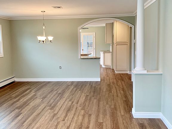 5th image of 276 Port Royal Dr
