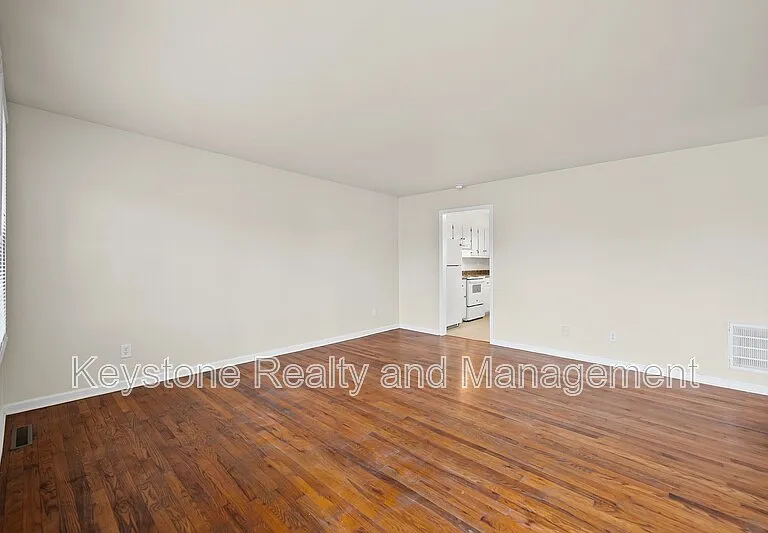 109 Holley Dr #B — Photo 3