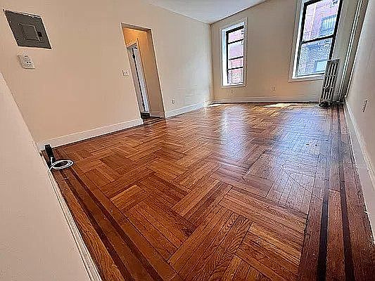 4th image of 70 Clarkson Ave #L