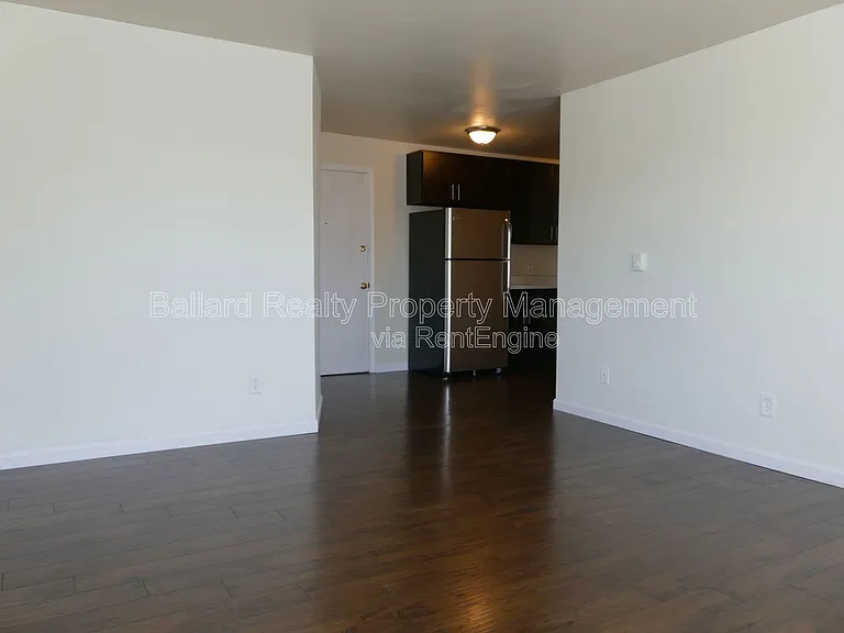 9030 Greenwood Ave N #202 — Photo 4