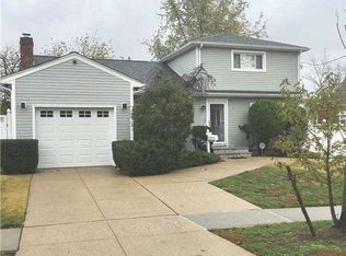 24521 134th Ave, Jamaica, NY 11422