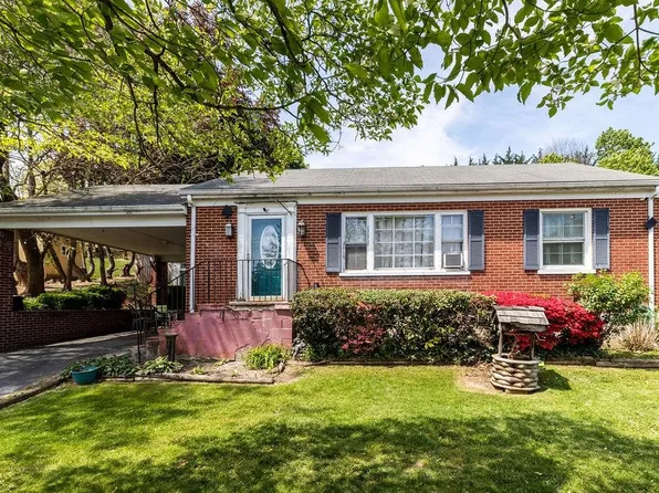 1502 Armstrong Ave, Staunton, VA 24401