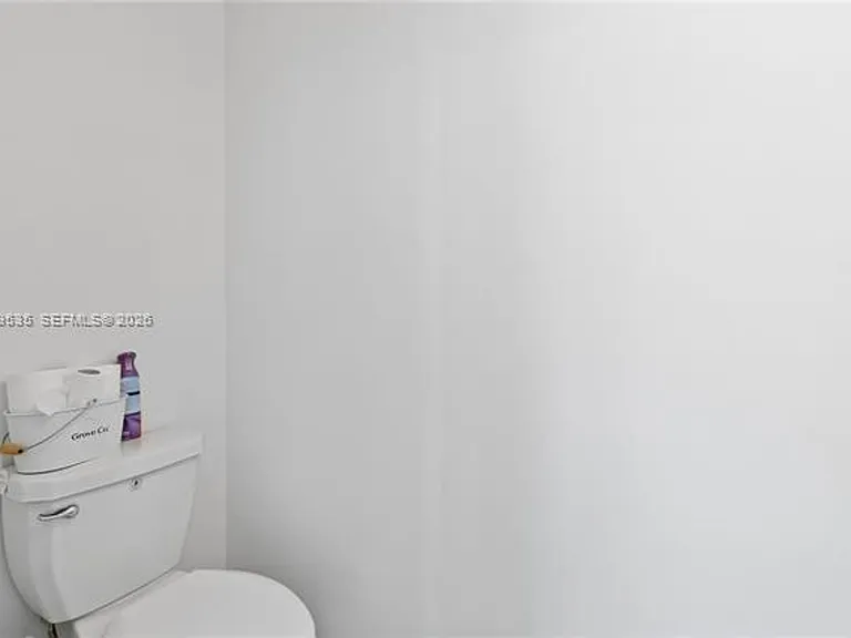 760 SE 13th Ct #Townhouse 760 — Photo 12