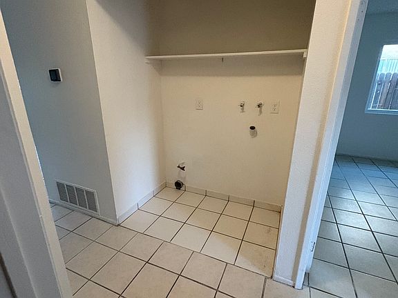 5th image of 2385 Tahoe Cir APT A