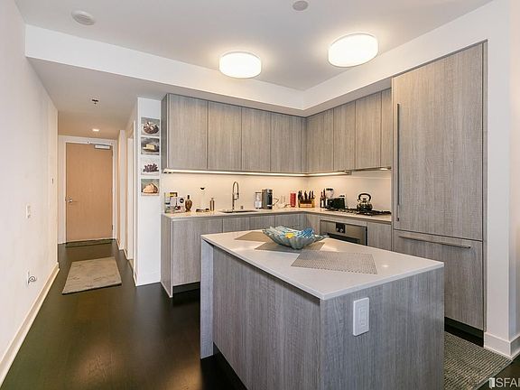 4th image of 318 Main St Unit 3C