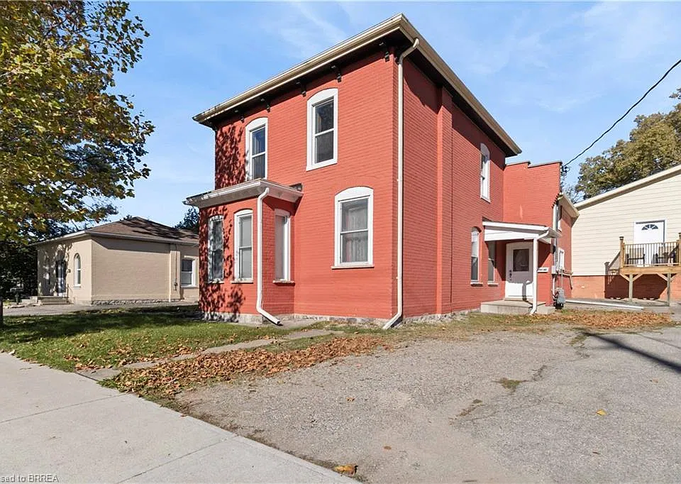 139 Grand River Ave #LOWER