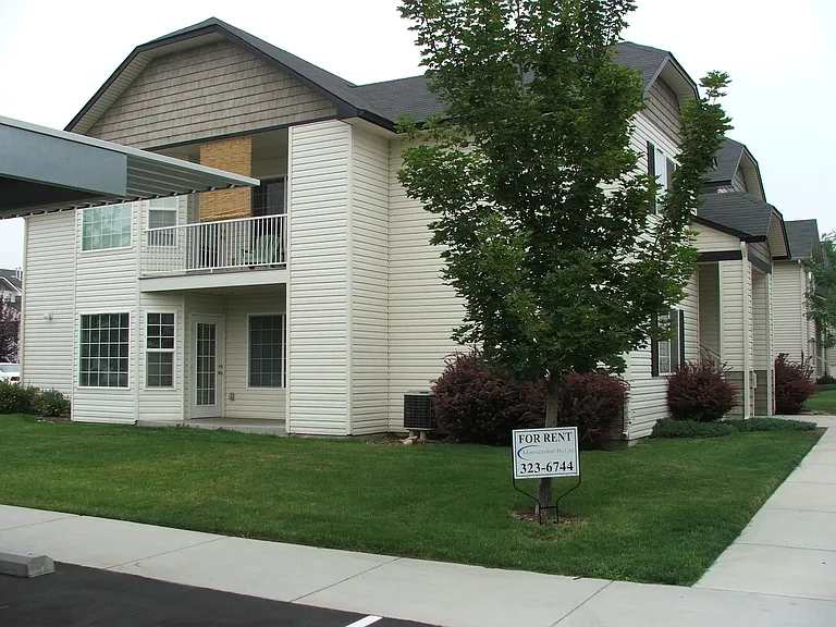 216 N Seafury Ln — Photo 1