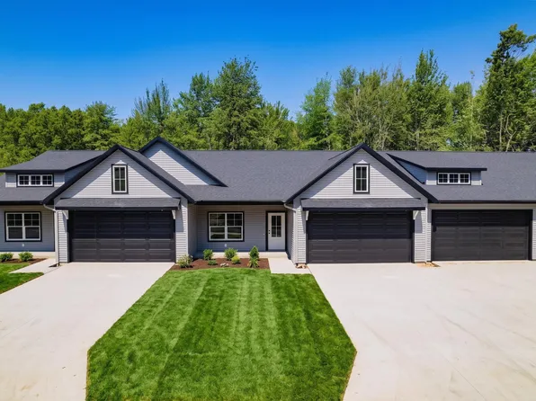 17426 Ridge Ave, Ferrysburg, MI 49409