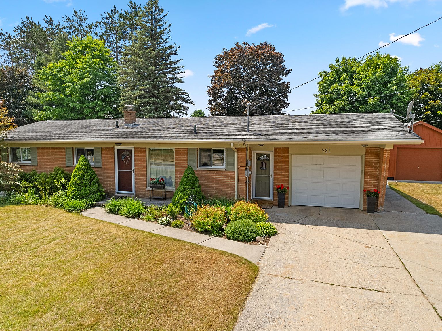 721 N Ohio Ave, Gaylord, MI 49735 MLS 201825018 Zillow