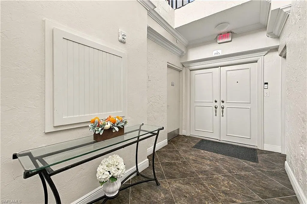 3 bed, 3.0 bath, 2980 sqft, $27,000 — Photo 1