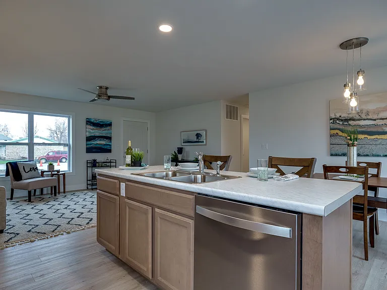 211 Jefferson St — Photo 12