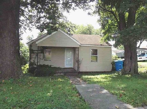1st image of 1614 20th St NE