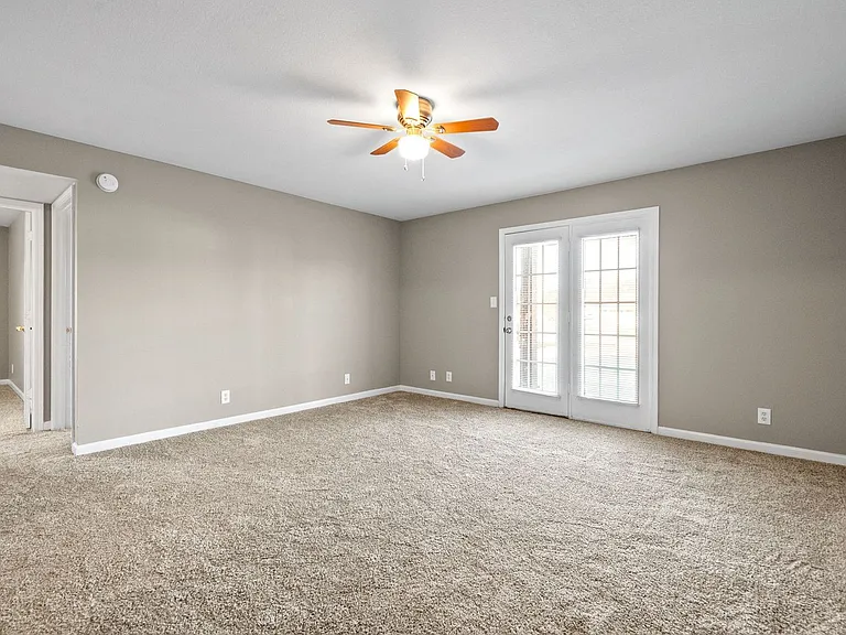 2 Bedroom Apartment For Rent Near Post! — Photo 26