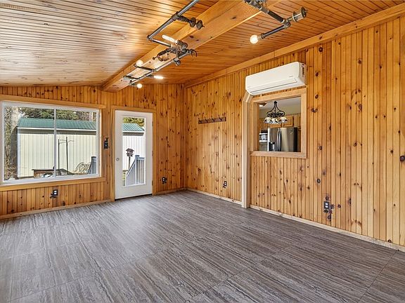 2nd image of 156 Gulf Hill Rd