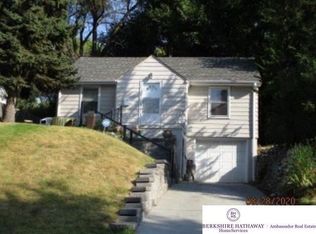 3340 Ernst St, Omaha, NE 68112
