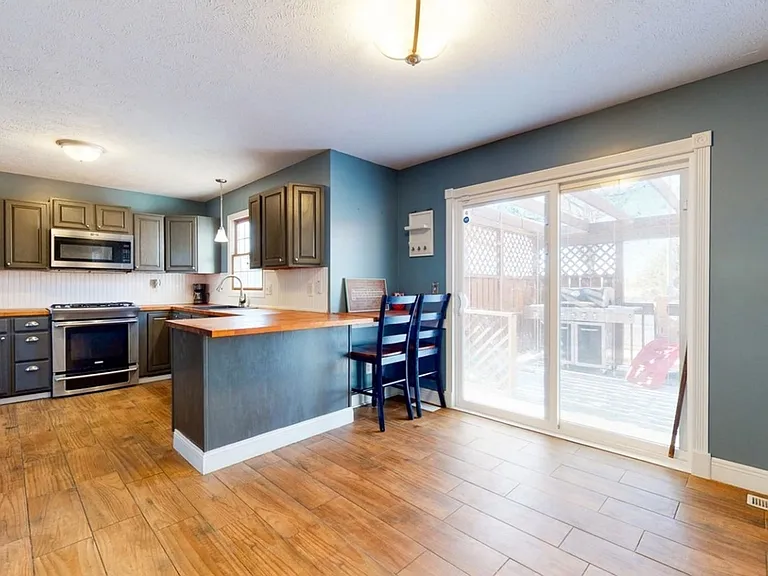 14 Kleggstone Cir — Photo 6