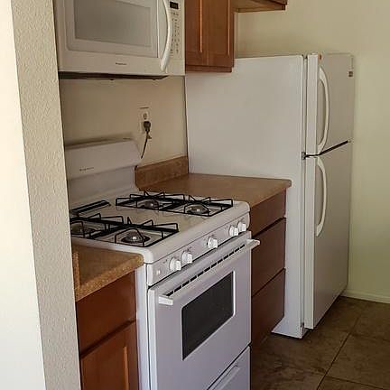 2nd image of 3828 N 32nd St Unit 221