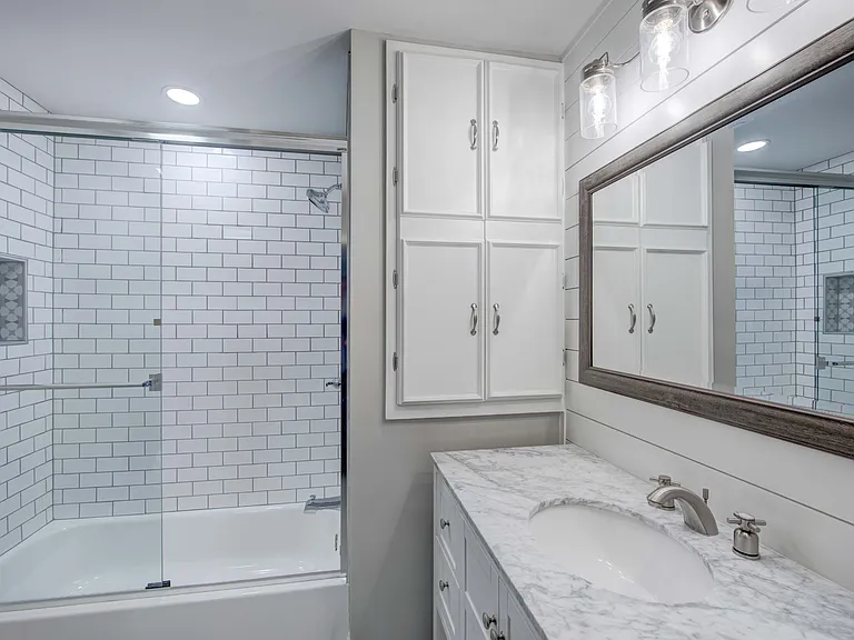 1129 W Main St #4 — Photo 20
