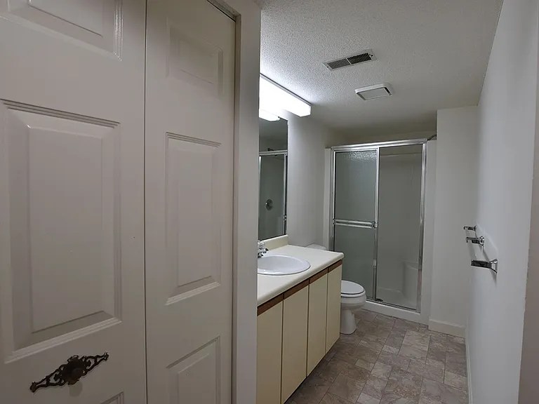 507 W Green St — Photo 19
