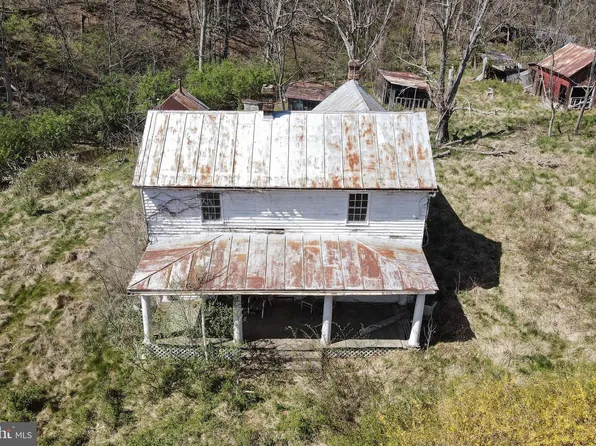281 Scheffer Gap Rd, Maurertown, VA 22644