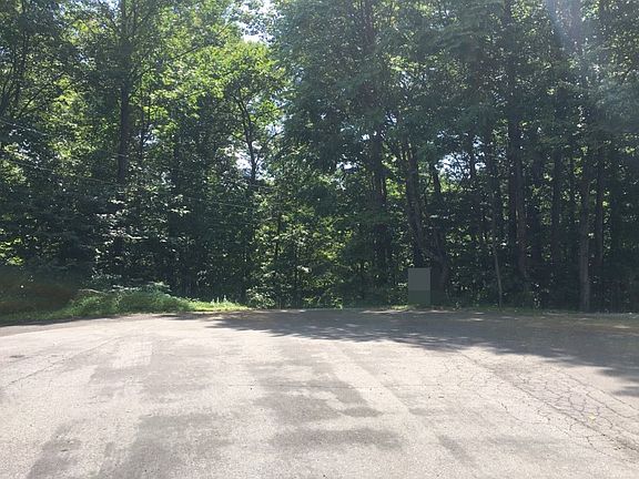 4th image of 2660 Collins Ct