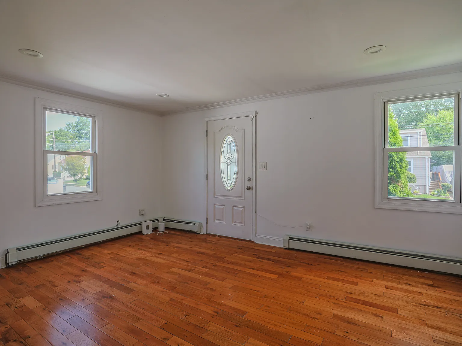 3 bed, 1744 sqft, $3,300 — Photo 3