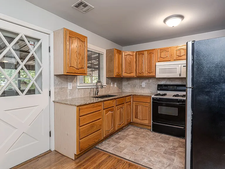 3709 S 65th West Ave — Photo 3