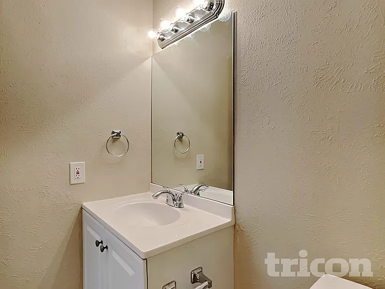 9324 Timberbluff Rd — Photo 8