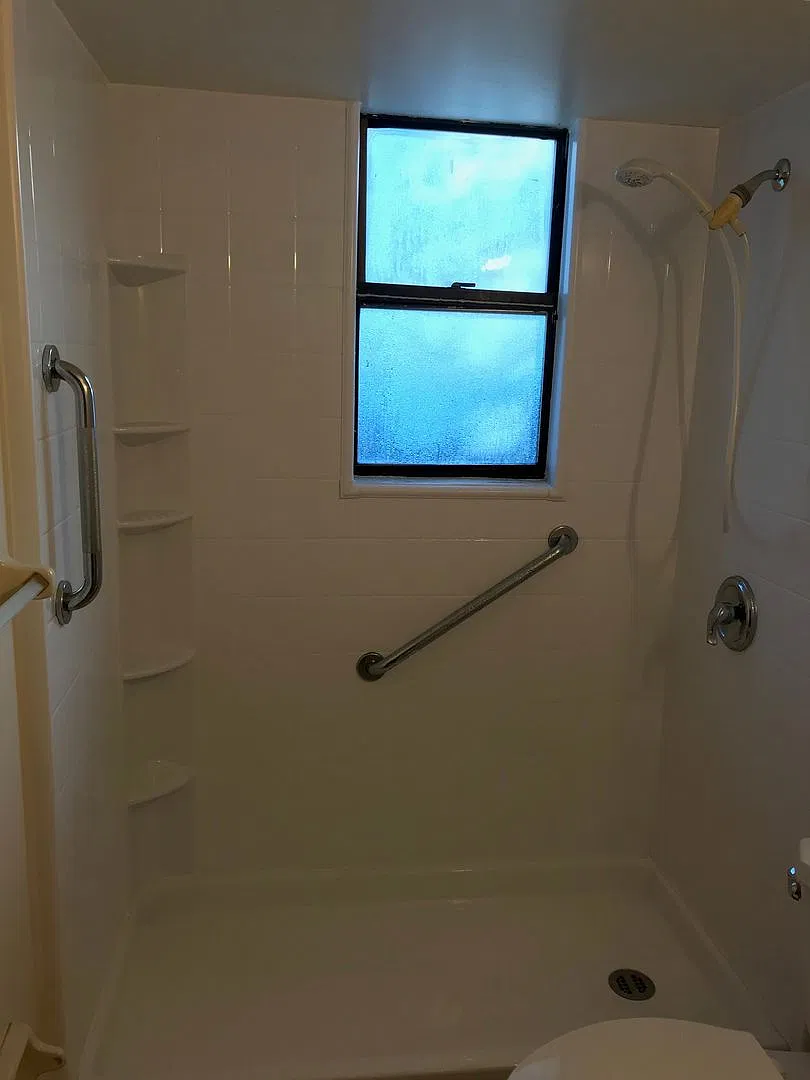 3-bedroom, 2-bathroom spacious singlefamily home located in Jacksonville's growing Westside commu... — Photo 2