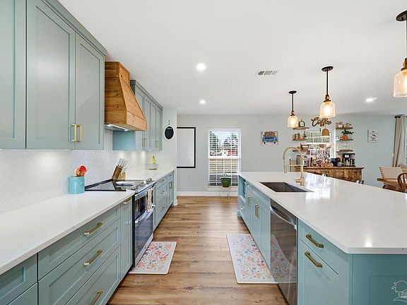 2nd image of 690 Cooley Rd